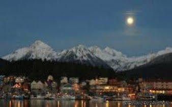 Totem Square Hotel And Marina Sitka Esterno foto